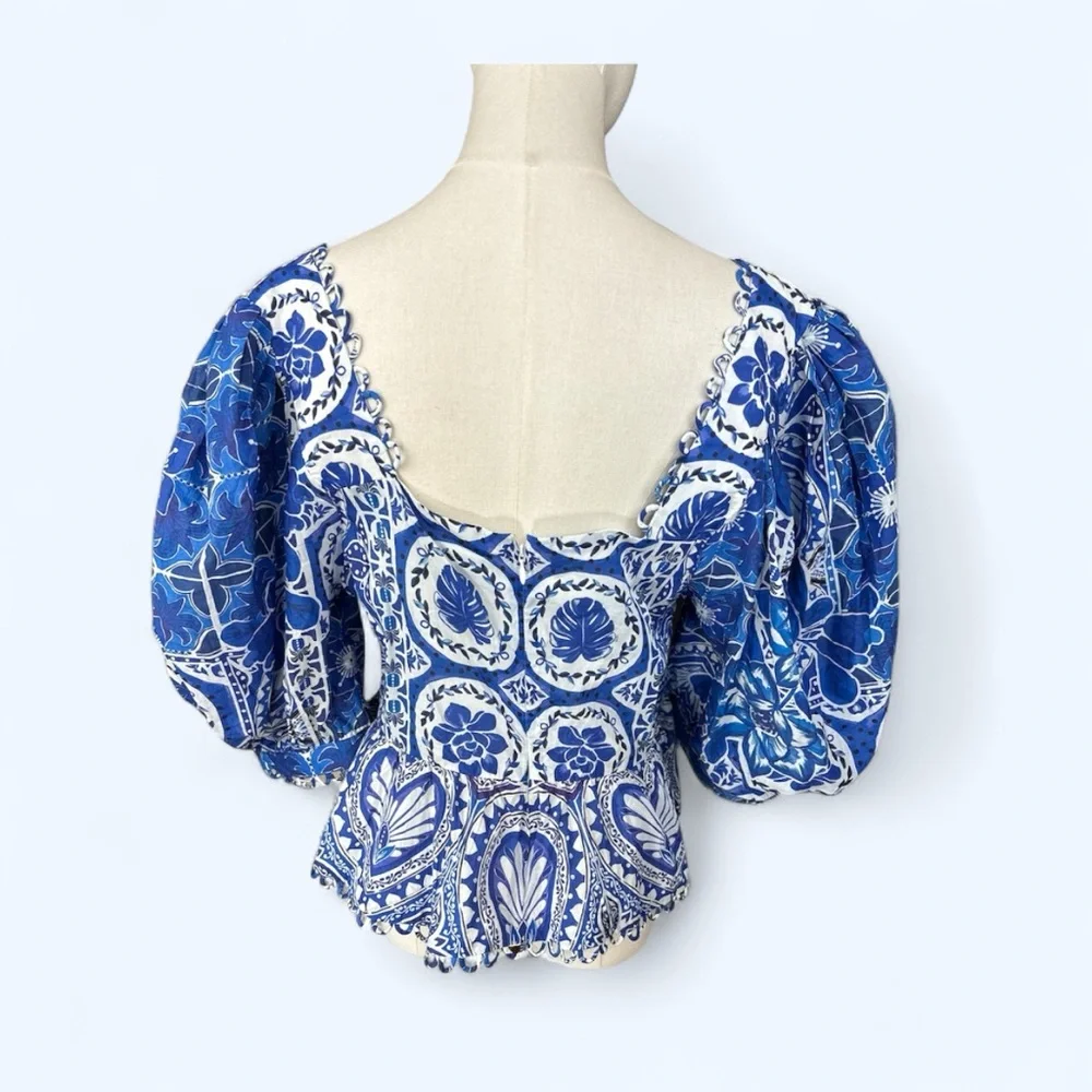 Farm Rio NWT SZ Large the Rio Tile Dream blue and white peplum puffed sleeve top